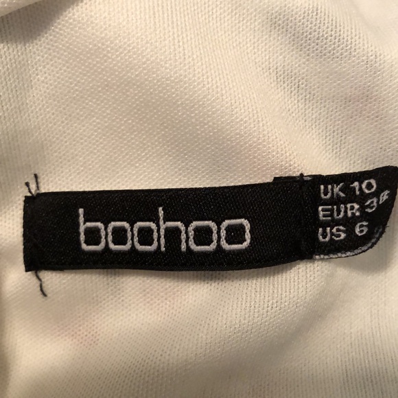 Boohoo Floral and sheer over the head style and lined party dress. - Picture 9 of 9